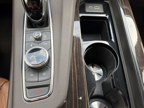 Used 2021 Cadillac Escalade Sport w/ LPO, Illumination Package image 15