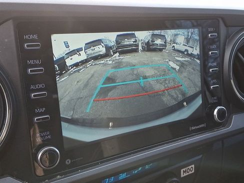 Used 2022 Toyota Tacoma TRD Sport image 16