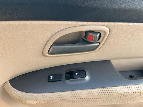 Used 2008 Kia Rondo EX w/ Premium Pkg image 27