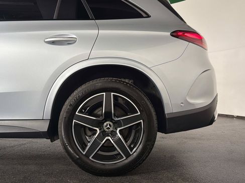 Used 2025 Mercedes-Benz GLC 300 4MATIC w/ AMG Line image 13