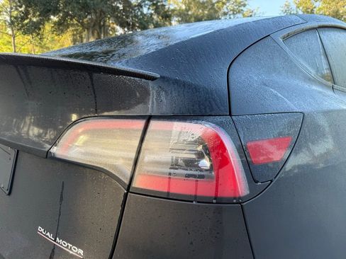 Used 2023 Tesla Model Y Performance image 7