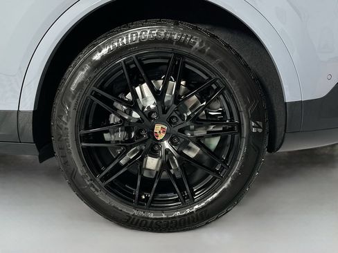 New 2026 Porsche Cayenne AWD/4WD image 33