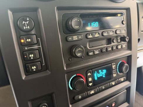 Used 2005 HUMMER H2 image 13