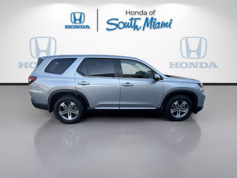 Certified 2025 Honda Pilot EX-L image 8