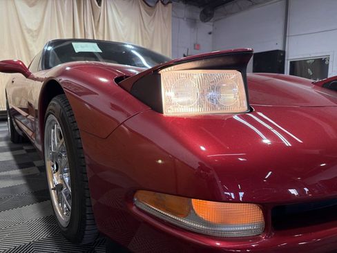 Used 2004 Chevrolet Corvette Coupe w/ Roof Package RWD image 6