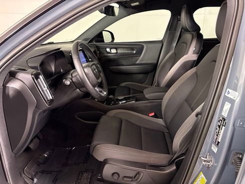 Used 2023 Volvo XC40 Recharge Core AWD/4WD image 15