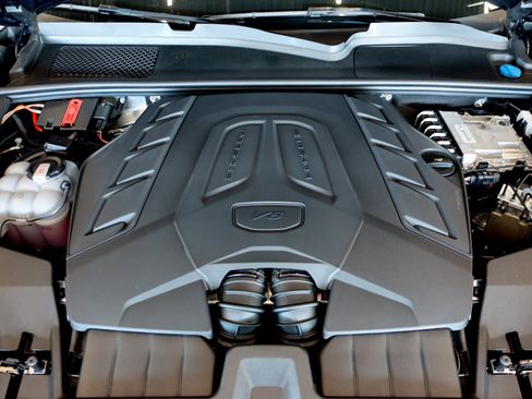 Certified 2026 Porsche Cayenne GTS image 28