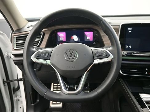 Used 2024 Volkswagen Atlas SEL Premium R-Line image 7