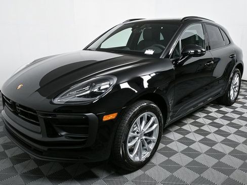 New 2025 Porsche Macan image 1