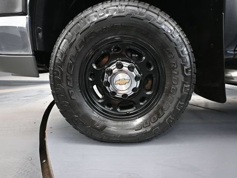 Used 2005 Chevrolet Silverado 2500 LS w/ Heavy-Duty Power Package AWD/4WD image 16