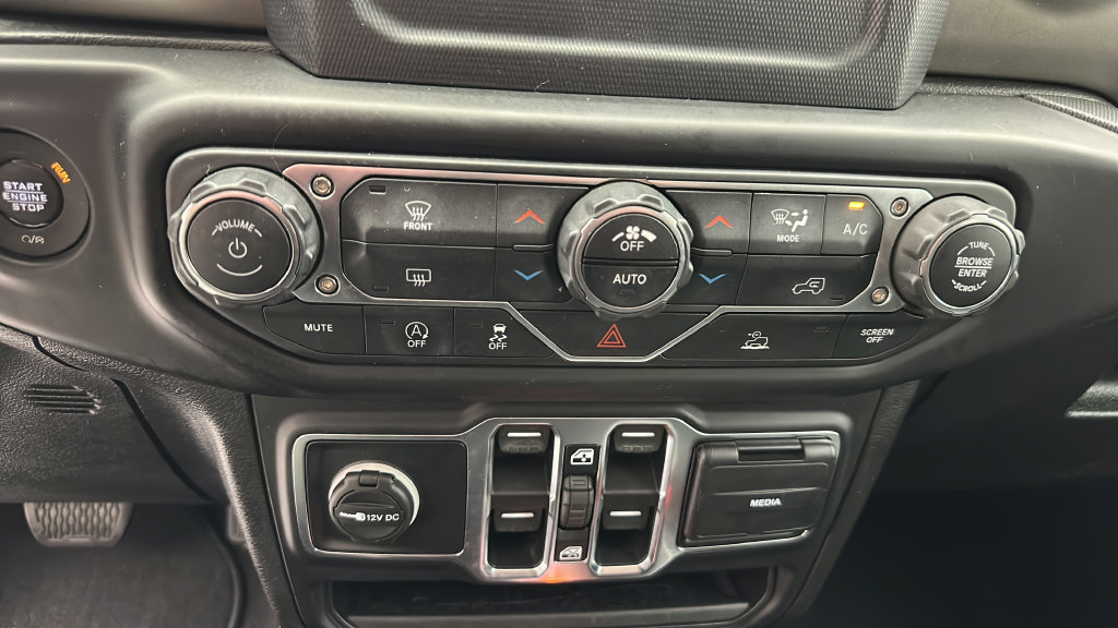 Used 2020 Jeep Gladiator Sport w/ Quick Order Package 24S AWD/4WD image 21
