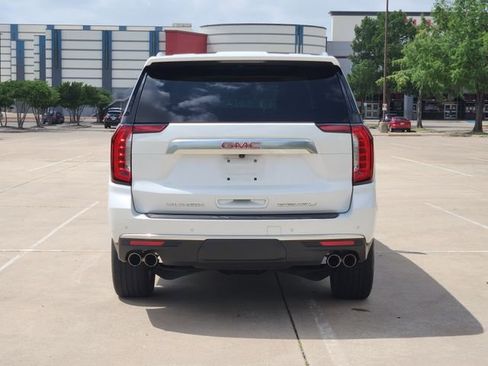 Used 2023 GMC Yukon XL Denali AWD/4WD image 6