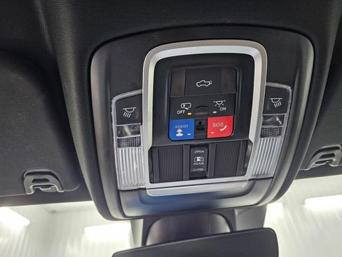 Used 2023 RAM 1500 Laramie AWD/4WD image 18