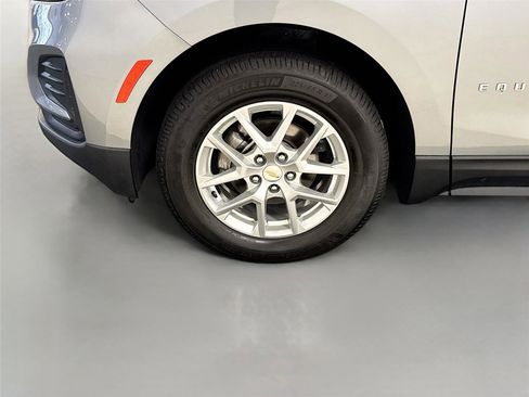 Used 2023 Chevrolet Equinox LS AWD/4WD image 28