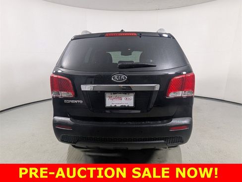Used 2012 Kia Sorento LX w/ Convenience Pkg image 6