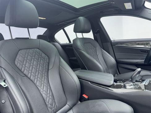 Used 2022 BMW 530i w/ Convenience Package image 47