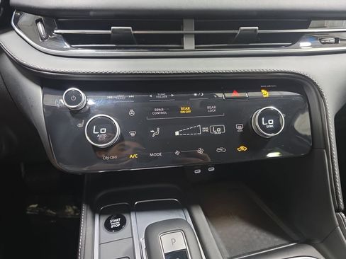 Used 2026 INFINITI QX60 Pure w/ Cargo Package AWD/4WD image 24