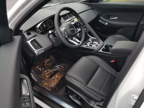 Used 2024 Jaguar E-PACE R-Dynamic SE image 10