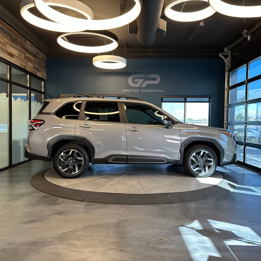 Used 2025 Subaru Forester Limited AWD/4WD image 2