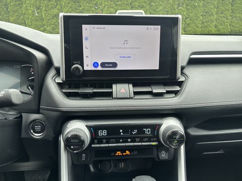 Certified 2025 Toyota RAV4 XLE AWD/4WD image 25