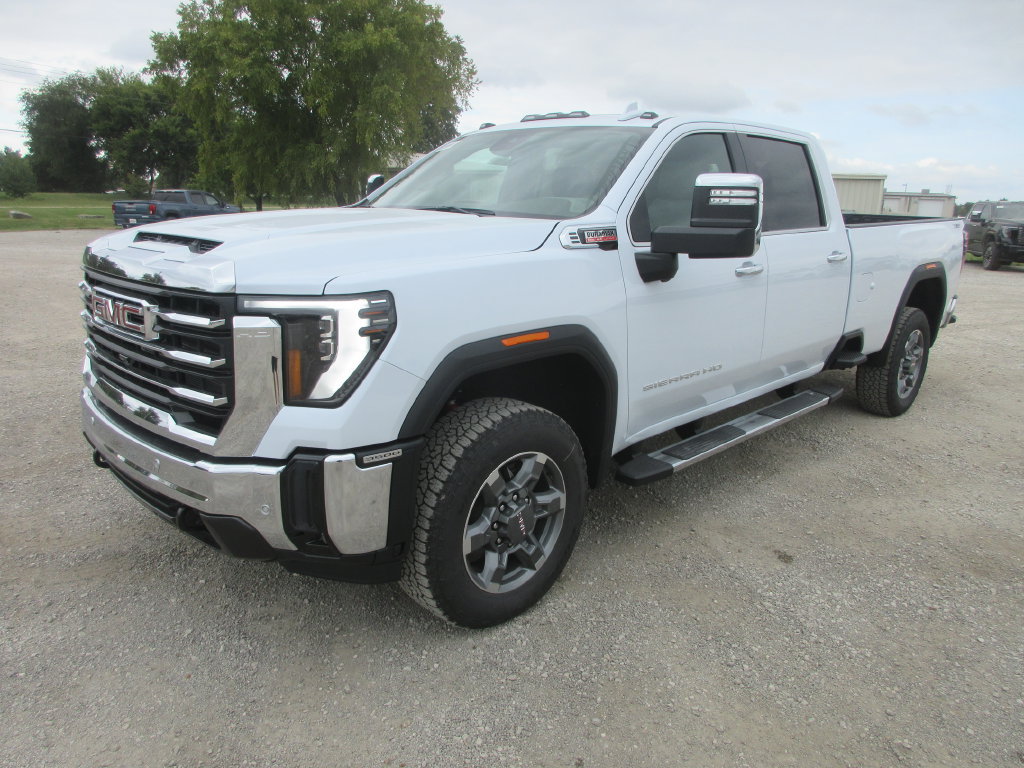 New 2026 GMC Sierra 3500 SLT w/ SLT Premium Package AWD/4WD image 11