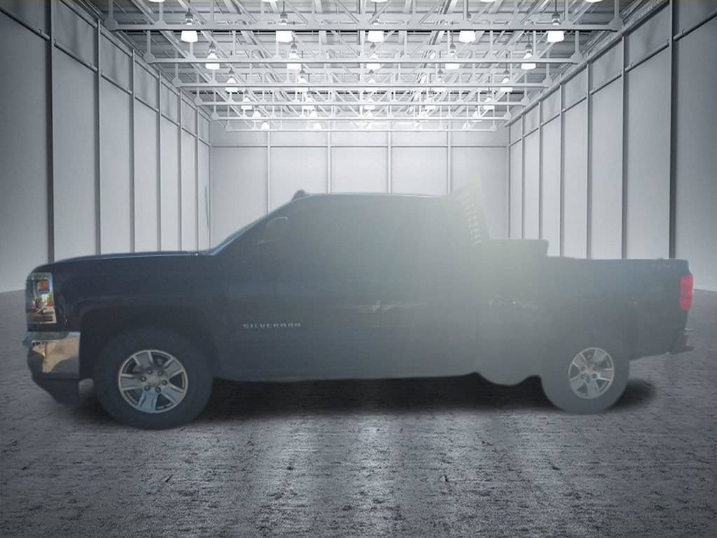 Used 2019 Chevrolet Silverado 1500 LT AWD/4WD image 3