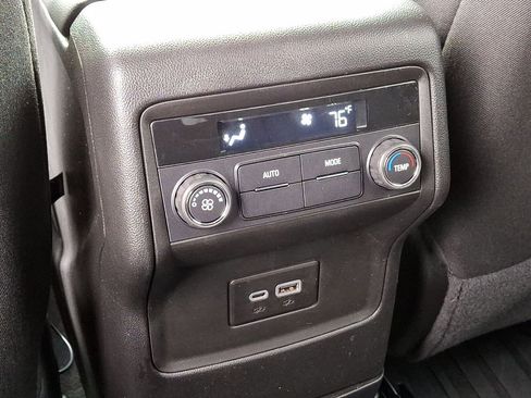 Used 2023 GMC Acadia SLE image 20