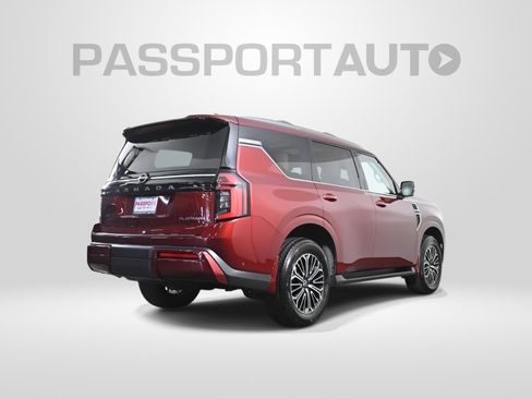Used 2025 Nissan Armada Platinum image 7