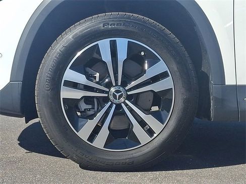 Used 2025 Mercedes-Benz GLA 250 image 8