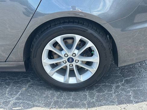 Certified 2020 Ford Fusion SE FWD image 19