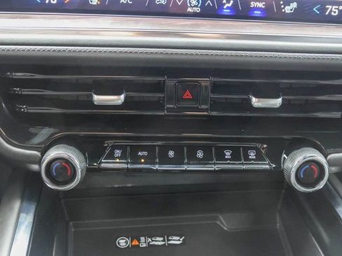 Used 2025 Chevrolet Tahoe LT image 27