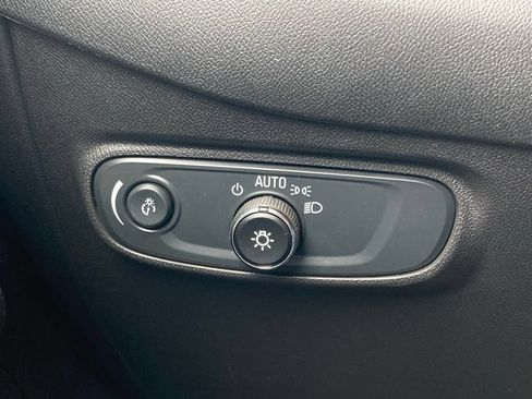 Used 2024 Chevrolet Equinox LT FWD image 13