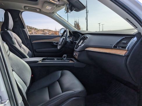 Used 2023 Volvo XC90 T8 Plus w/ Protection Package Premier image 20