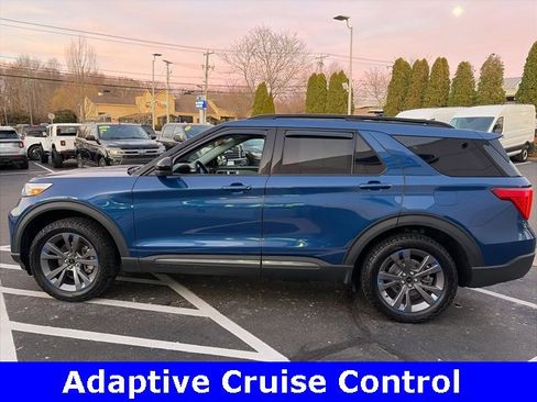 Used 2022 Ford Explorer XLT w/ Equipment Group 202A image 4