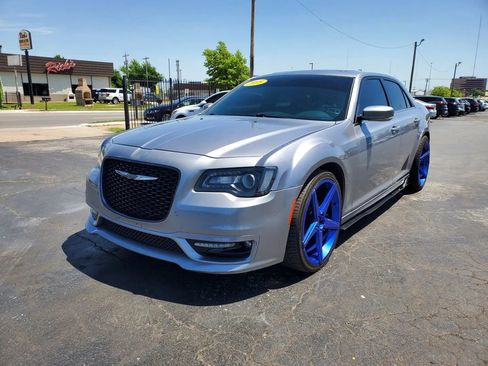 Used 2018 Chrysler 300 S w/ 300S Premium Group RWD image 1