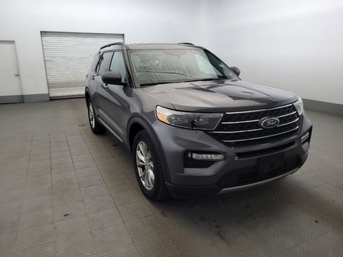 Used 2023 Ford Explorer XLT w/ Equipment Group 202A AWD/4WD image 13