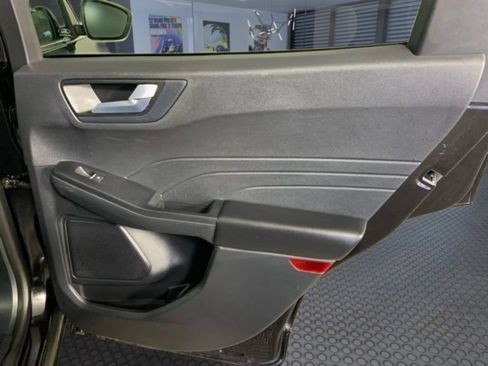 Used 2022 Ford Escape Titanium AWD/4WD image 12