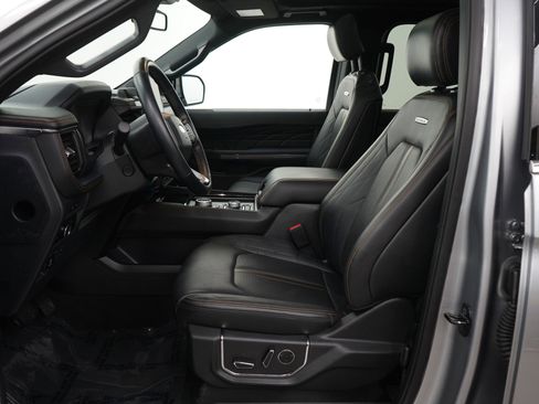 Used 2024 Ford Expedition Max Platinum image 17