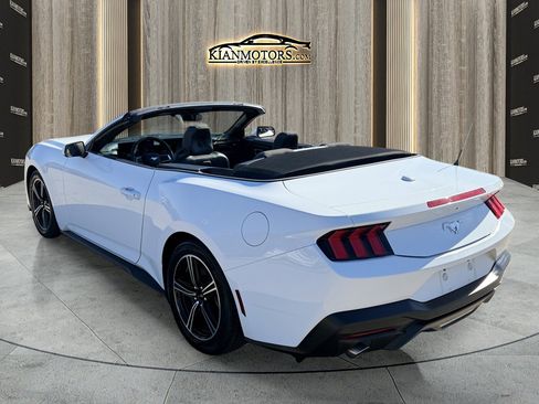 Used 2024 Ford Mustang Convertible image 14