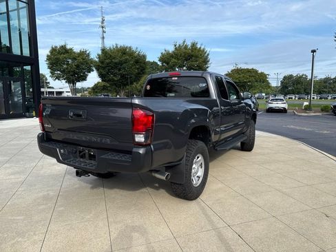 Used 2021 Toyota Tacoma SR AWD/4WD image 6