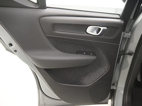 Certified 2025 Volvo XC40 B5 Ultra AWD/4WD image 20
