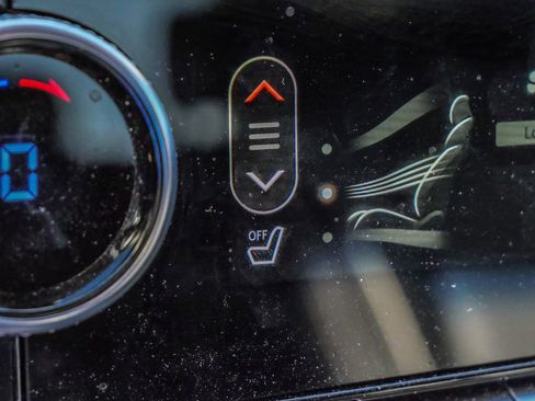 Used 2024 Genesis GV70 2.5T w/ Advanced Package image 35