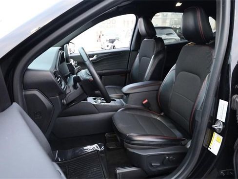 Certified 2024 Ford Escape ST-Line image 8