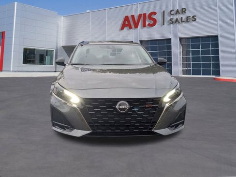 Used 2025 Nissan Altima 2.5 SR image 2