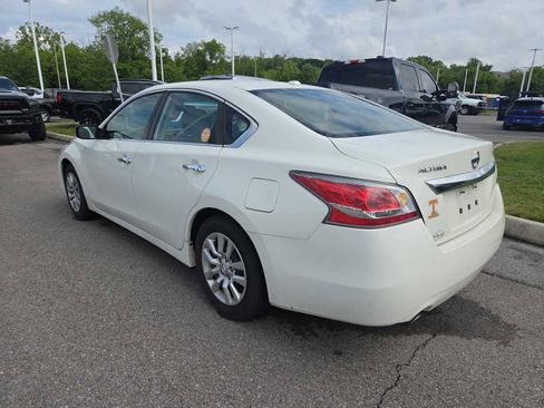 Used 2015 Nissan Altima 2.5 S w/ Power Driver Seat Package FWD image 3