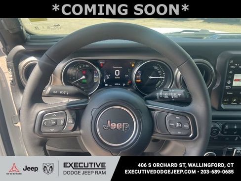 Used 2023 Jeep Wrangler Unlimited w/ Cold Weather Group AWD/4WD image 9