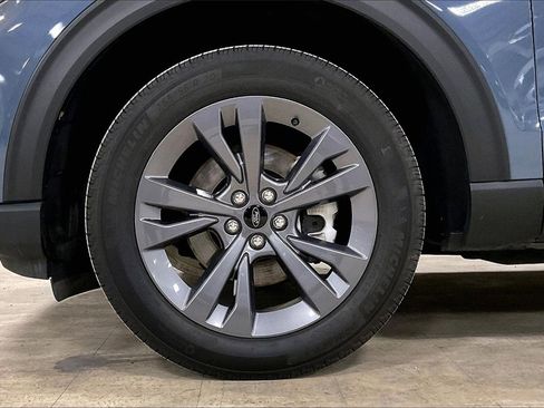 Certified 2025 Ford Explorer Active w/ Active Comfort Package image 9