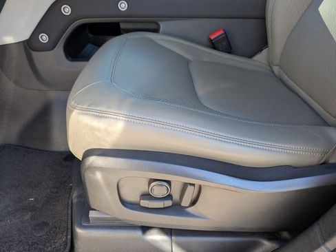 Used 2023 Land Rover Defender 110 S image 29