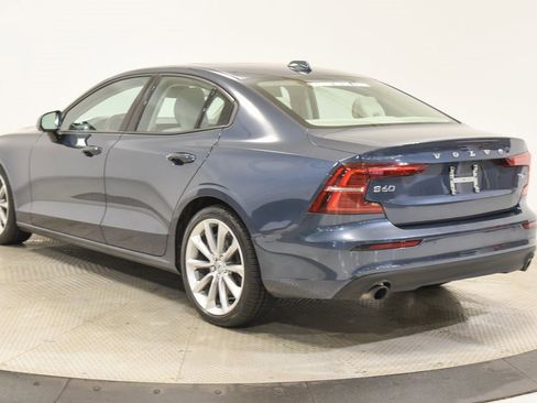 Used 2020 Volvo S60 T6 Momentum w/ Protection Package Premier image 11
