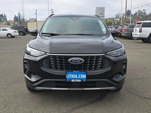Used 2025 Ford Escape Platinum image 8